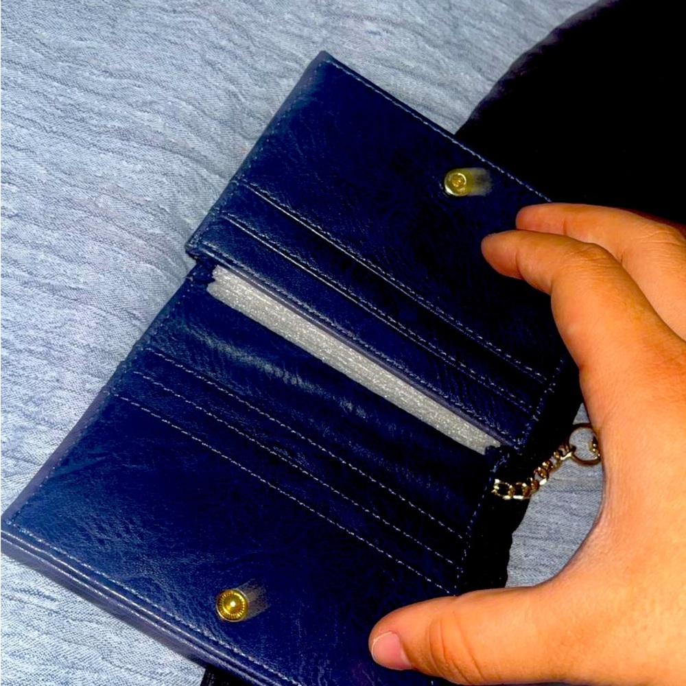 Wallet blue